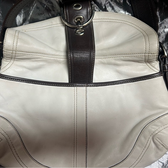 Coach - Picture 2 of 4